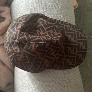 Mens/Woman’s Fendi hat